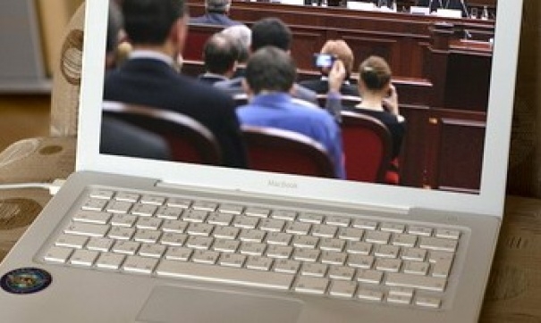 Законопроект о порядке размещения судебных актов и трансляции заседаний в Интернете принят окончательно