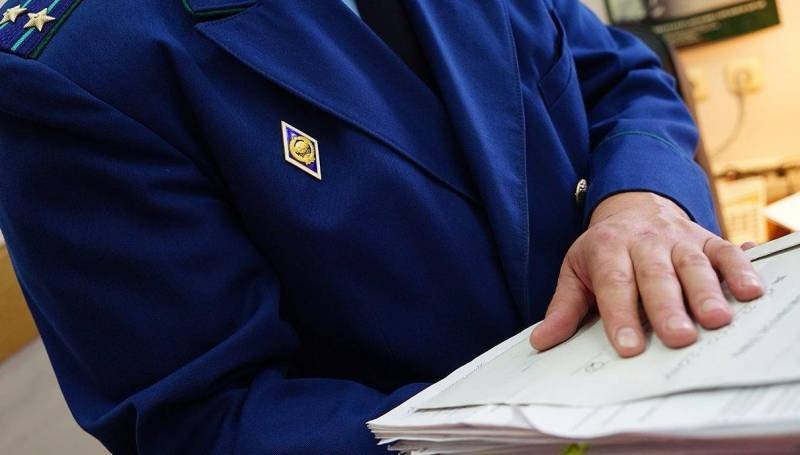 Прокуратура Якутии оштрафовала главу минстроя региона за нарушения сроков оплаты контрактов