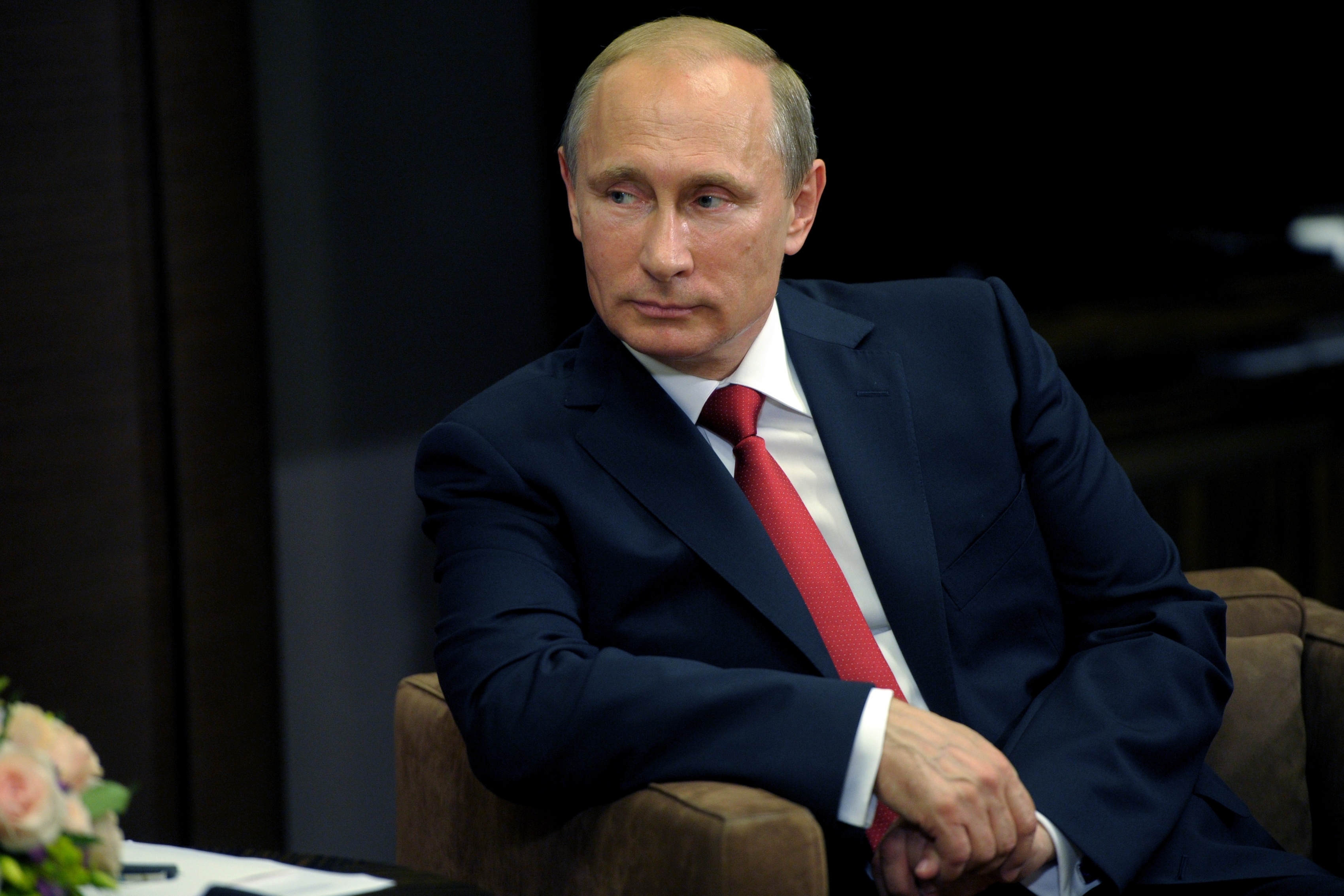 Путин поручил расширить возможности поставок медоборудования по контрактам жизненного цикла 